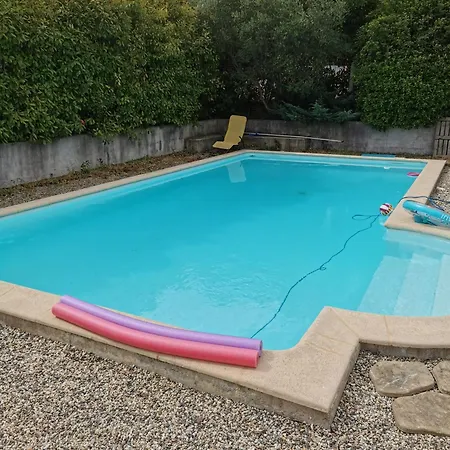 Hébergement de vacances Dans Village Au Calme Crespian