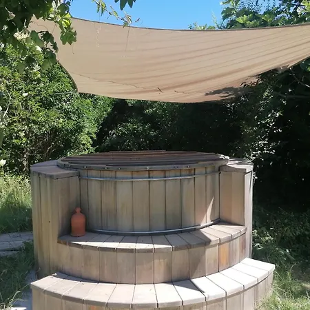 Dans Village Au Calme Hébergement de vacances Crespian
